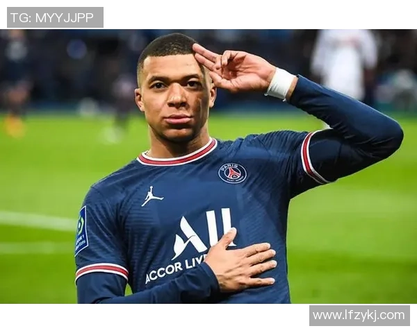 加蓬现役头号球星奥巴梅扬闪耀赛场引领球队再攀高峰